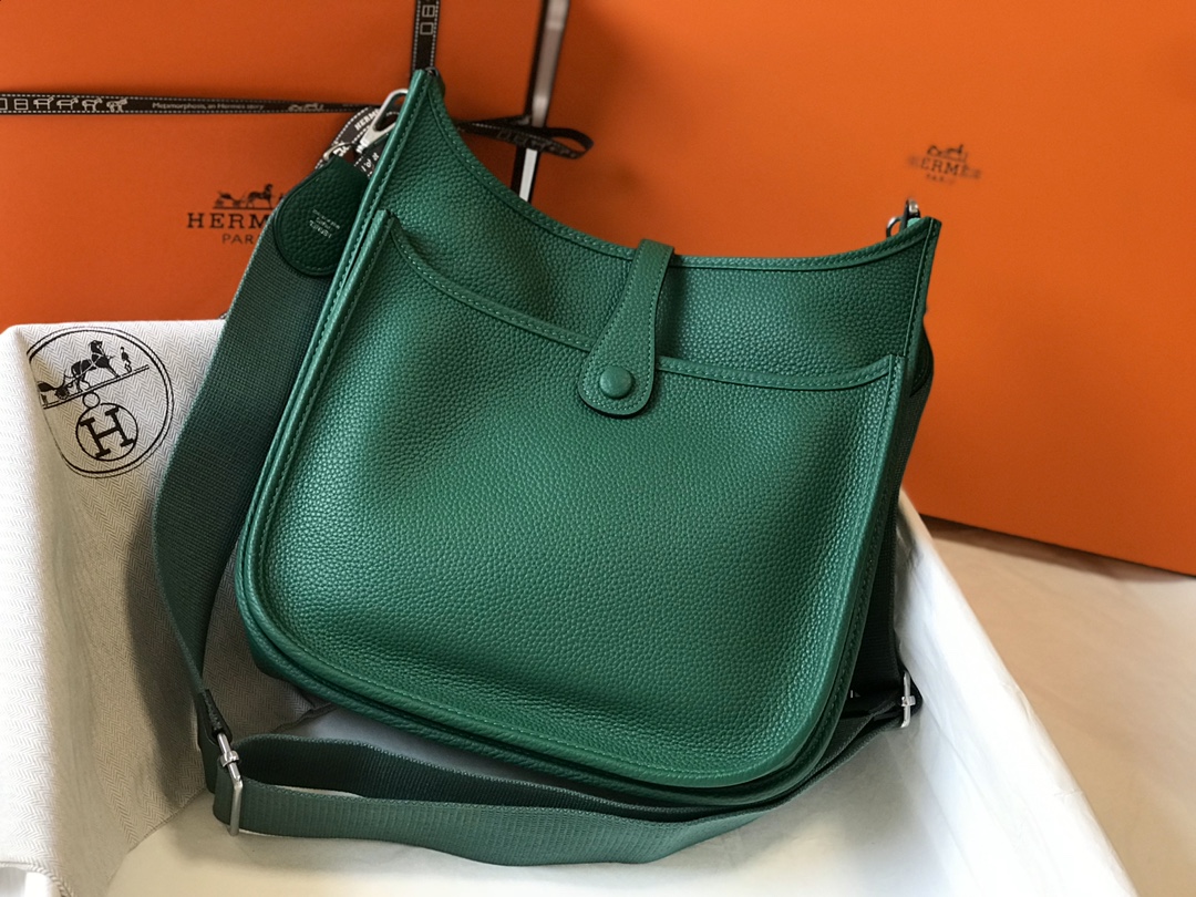 Hermes Evelyne III 29 PM Shoulder Bag In Dark Green Clemence Leather